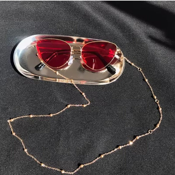 Polished Chain – Elegant Eyewear Accessory